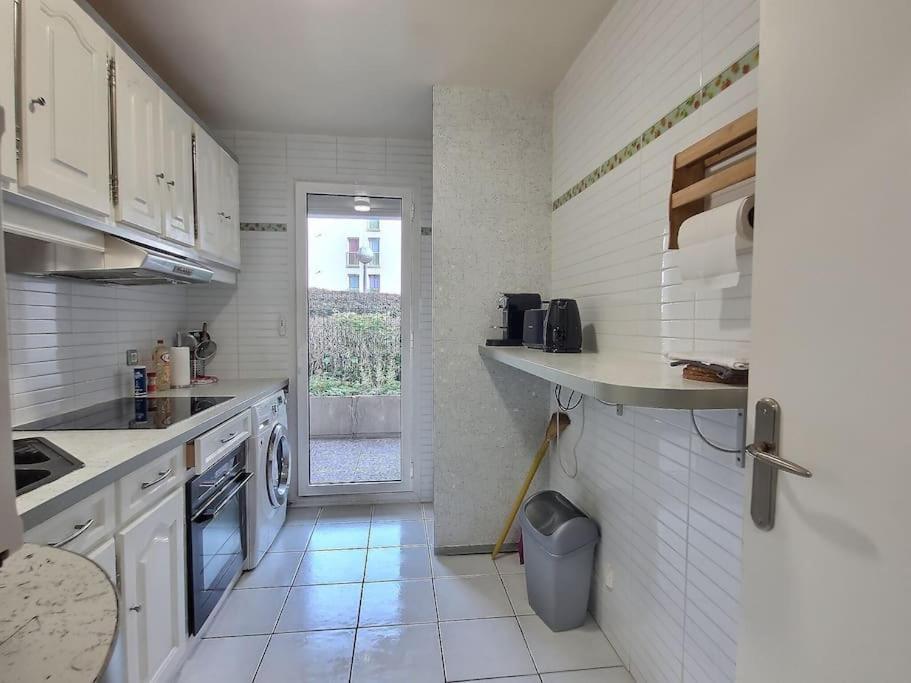 Le Cosy Wiener *Paris*Gare A 300 M*Disneyland* Шамп-сюр-Марн Екстериор снимка